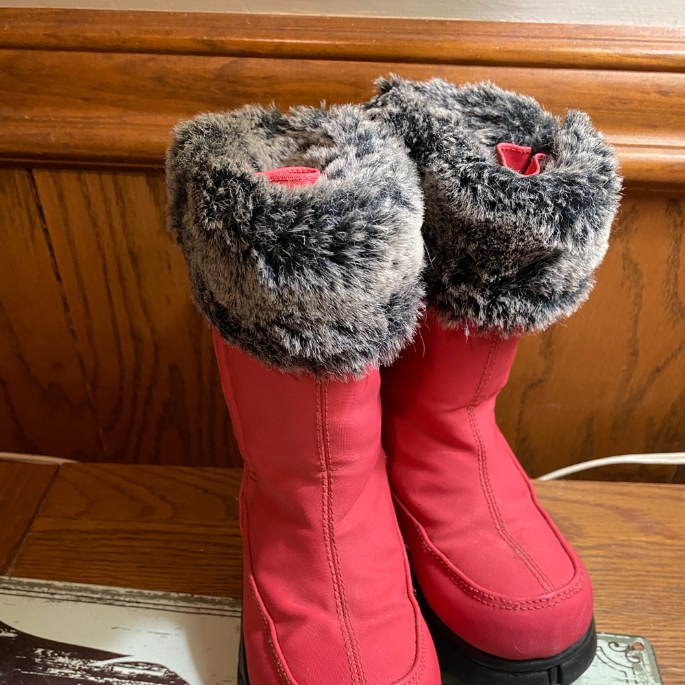 Snow boots